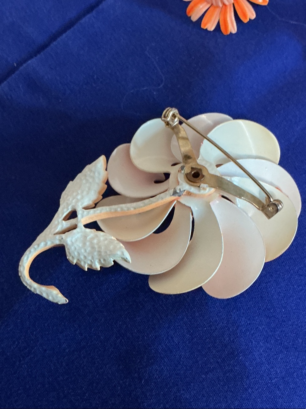 Vintage Orange & Cream Floral Brooch & Clip Earrings Set - Picture 4 of 9